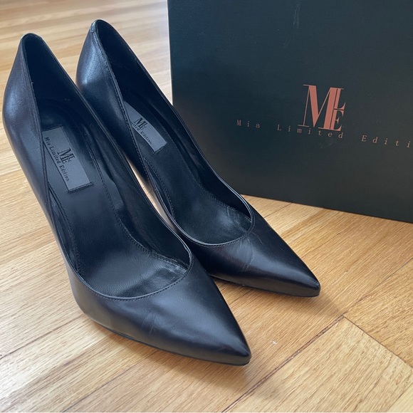 Mia Limited Edition Leather Black Venus Pumps in size 7 1/2M with box. - Picture 5 of 11